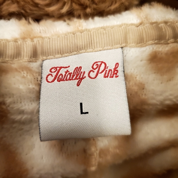 Totally Pink Warm and Cozy Hooded Women' s Lion  Onesies - Picture 5 of 8